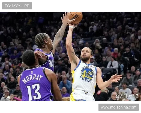 2018年骑士与勇士精彩对决全场录像回顾与精彩瞬间分析